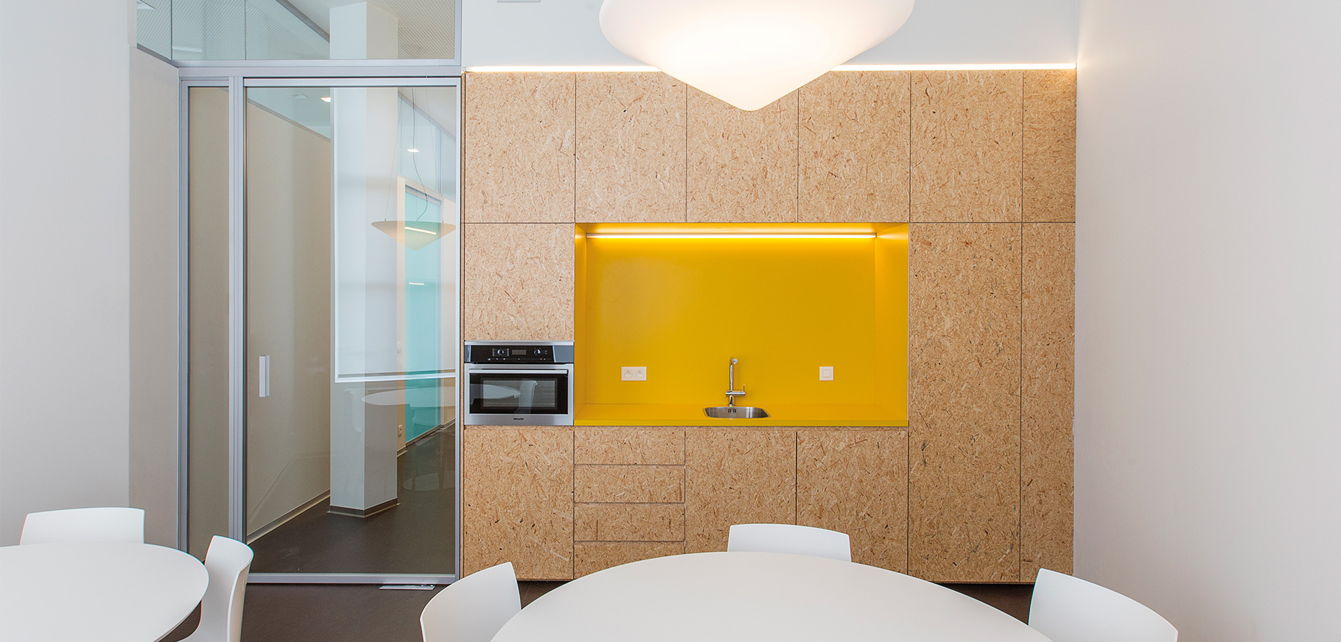 Glassdoors Pivot Header