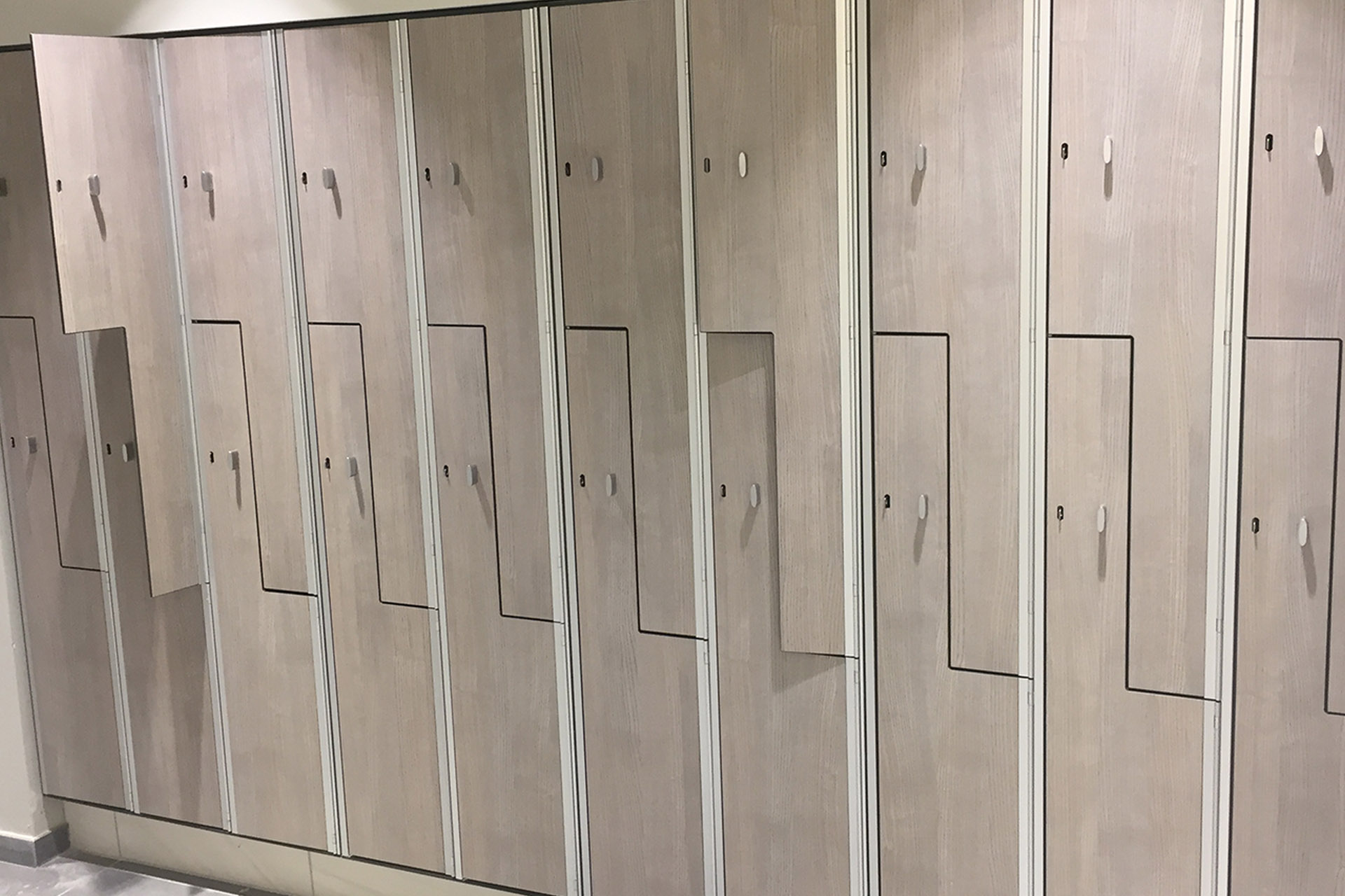 Systems Lockers Chpl Exposedhinge Gallery2